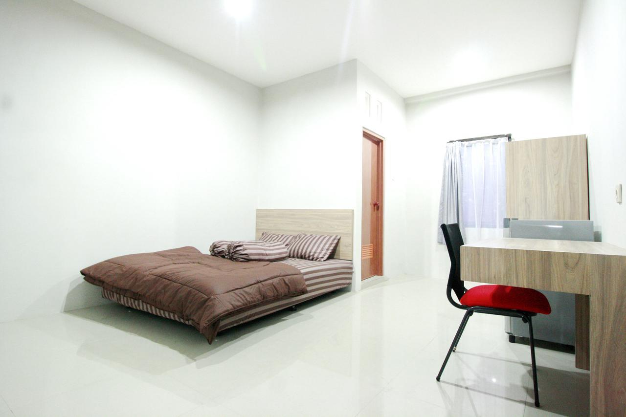Dparagon Medokan Ayu Hotel Surabaya Exterior foto